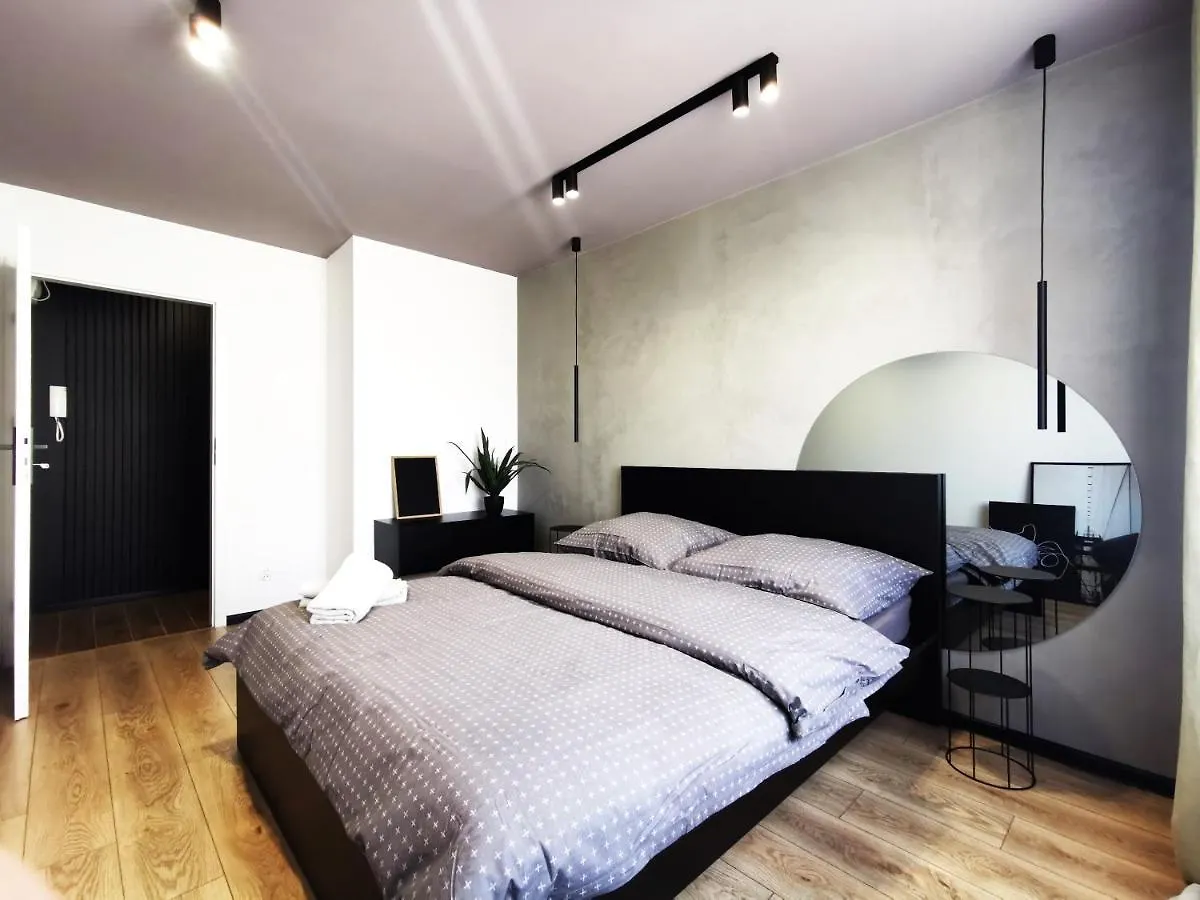 Gliniana Apartment ~ Self Check-In 24H ~ Lift Wroclaw Poland